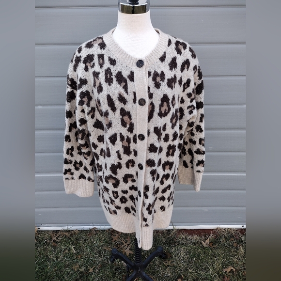 J. CREW Oversized Cardigan Sweater in Leopard Print Size M BJ572 - Picture 1 of 8